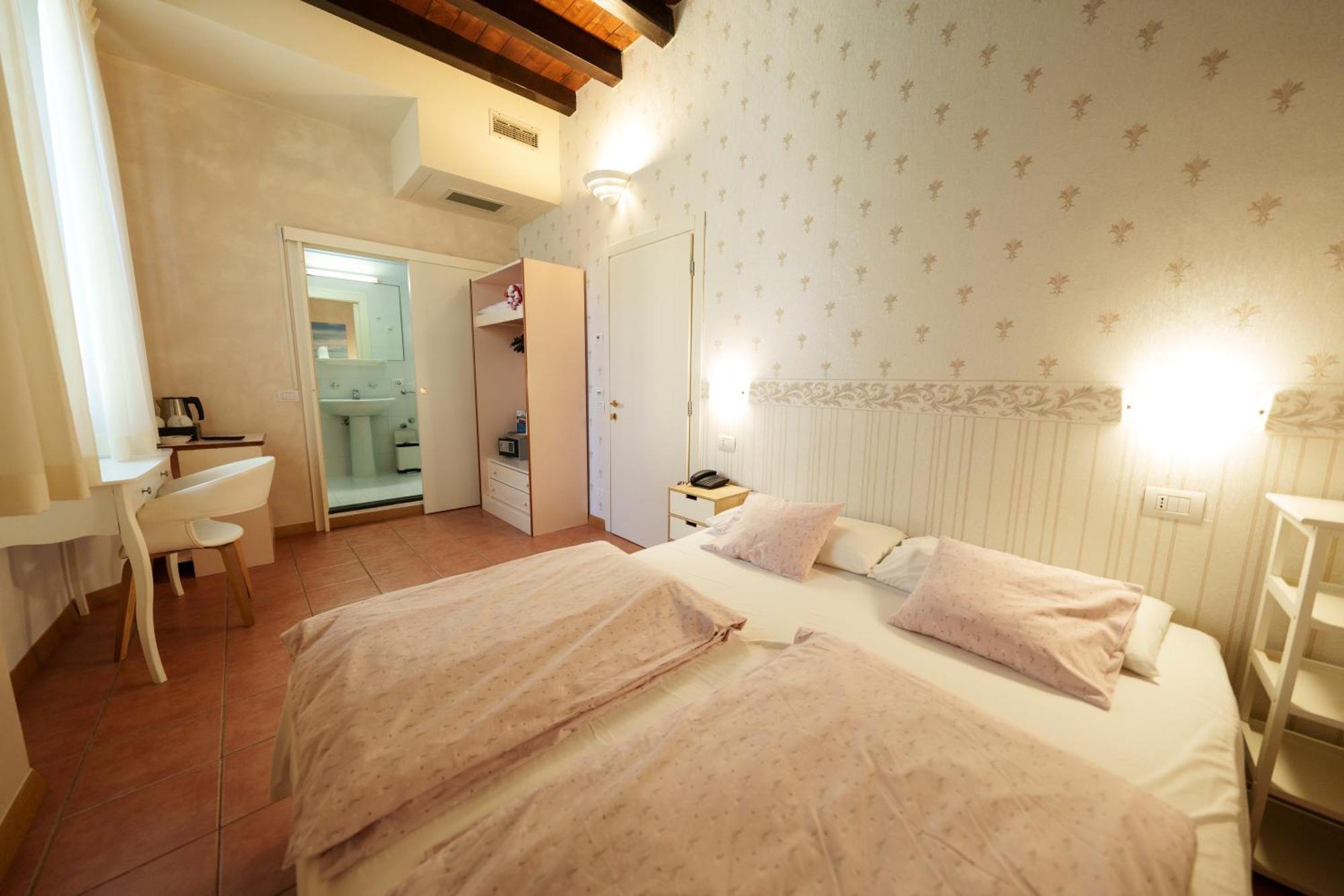 Hotel San Filis San Felice del Benaco Exteriör bild