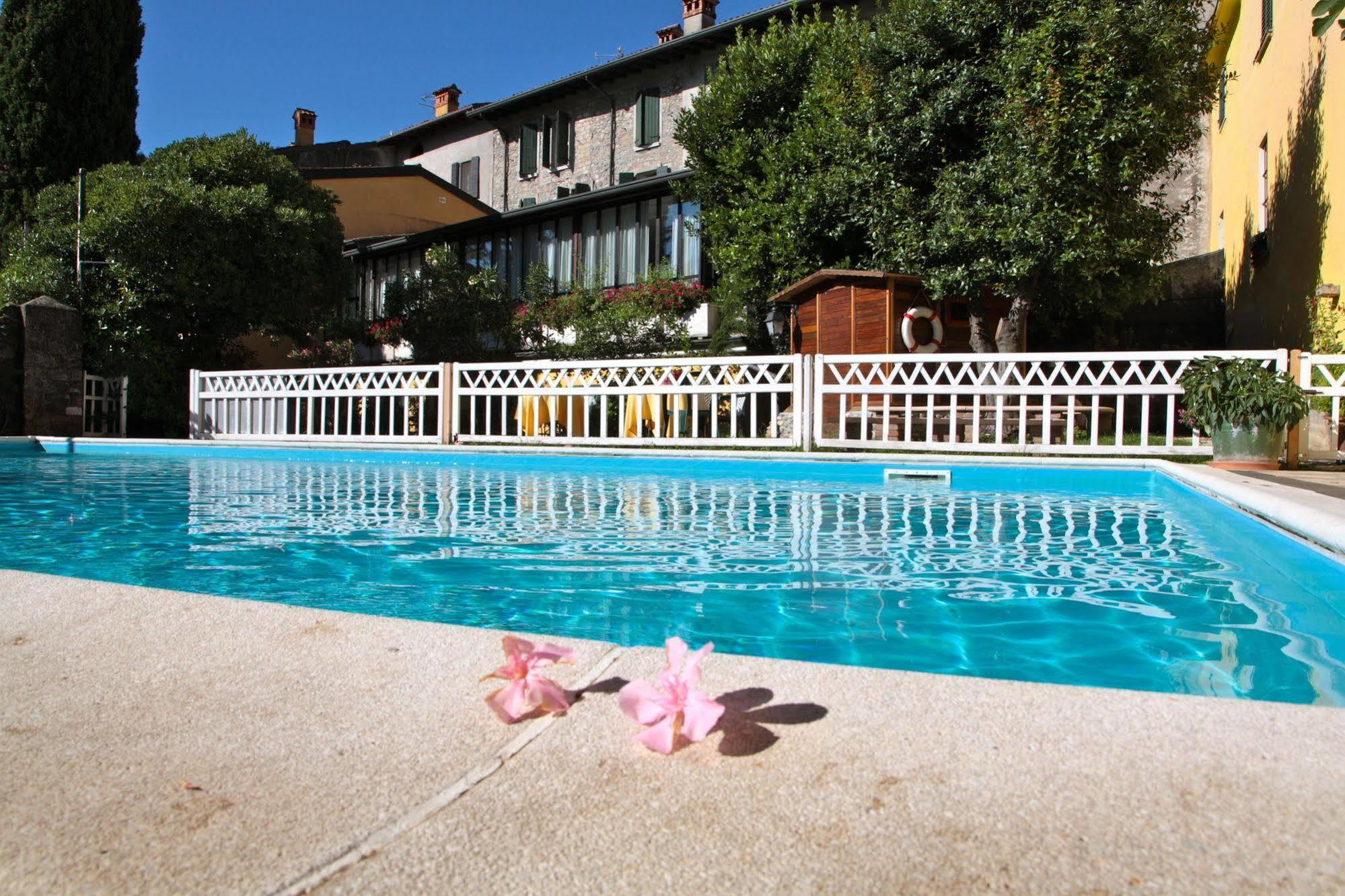 Hotel San Filis San Felice del Benaco Exteriör bild